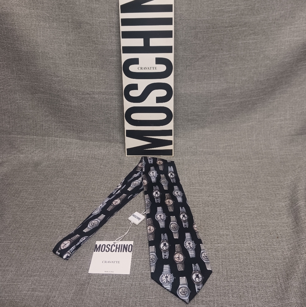 Moschino Cravatte Watch Print Love Peace 100% Silk Made In Italy NWT